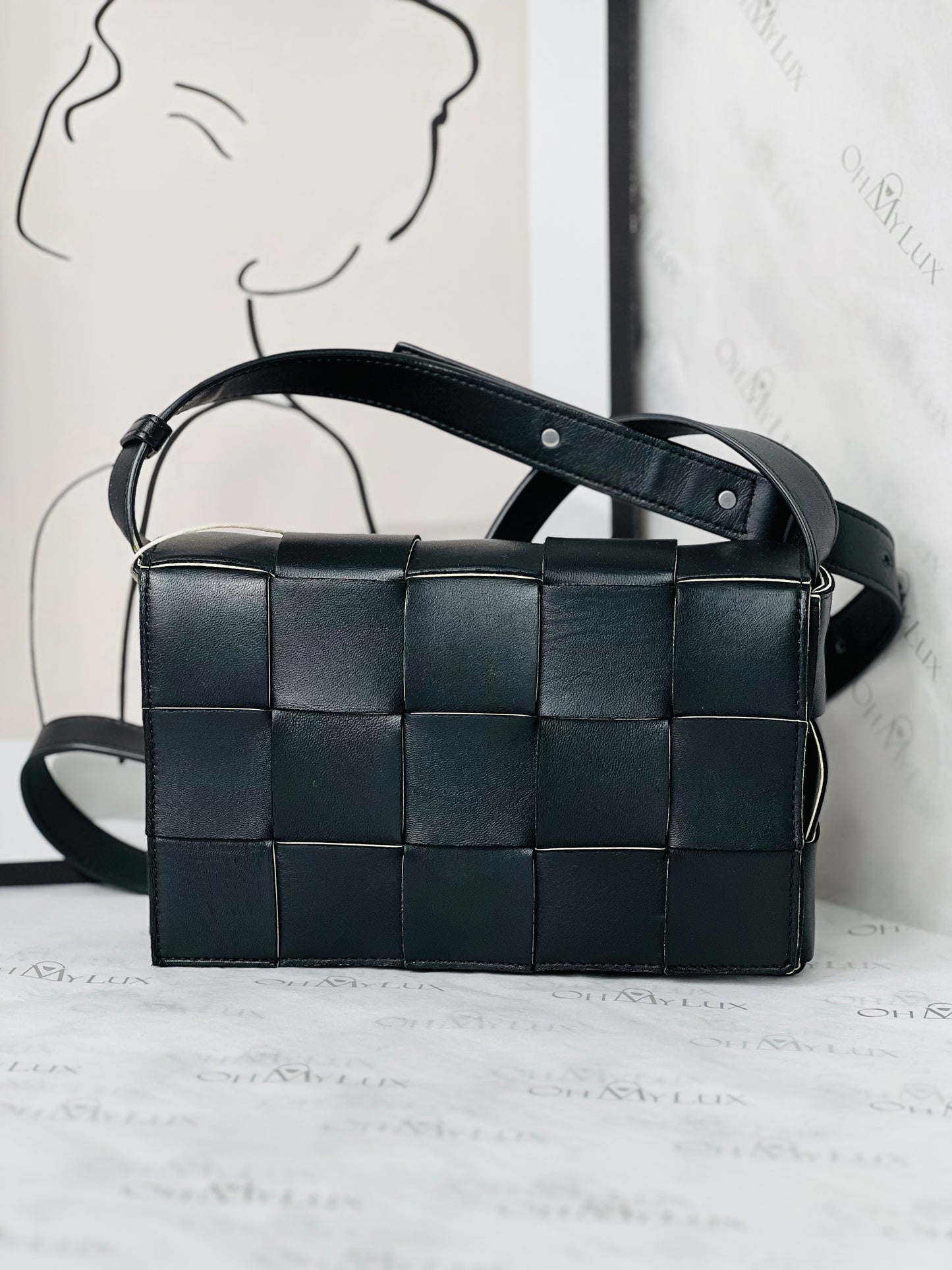 Bottega Veneta Cassette in Black