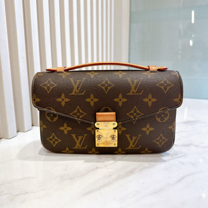 LV Pochette Metis East West