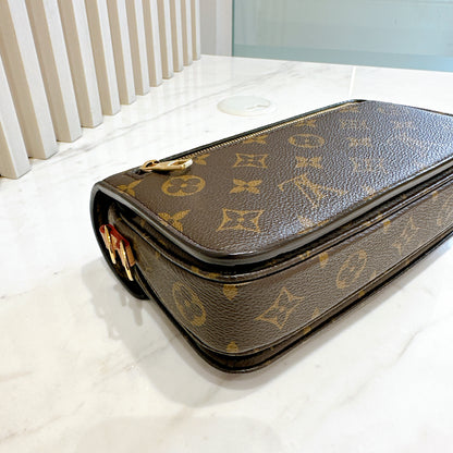 LV Pochette Metis East West