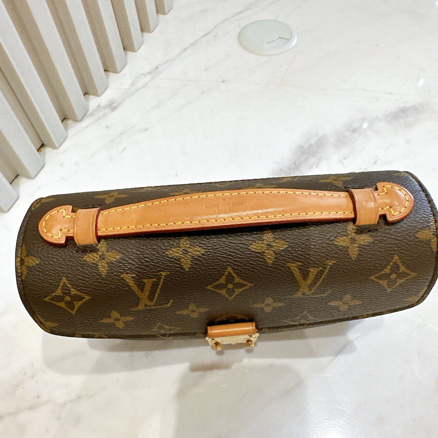 LV Pochette Metis East West