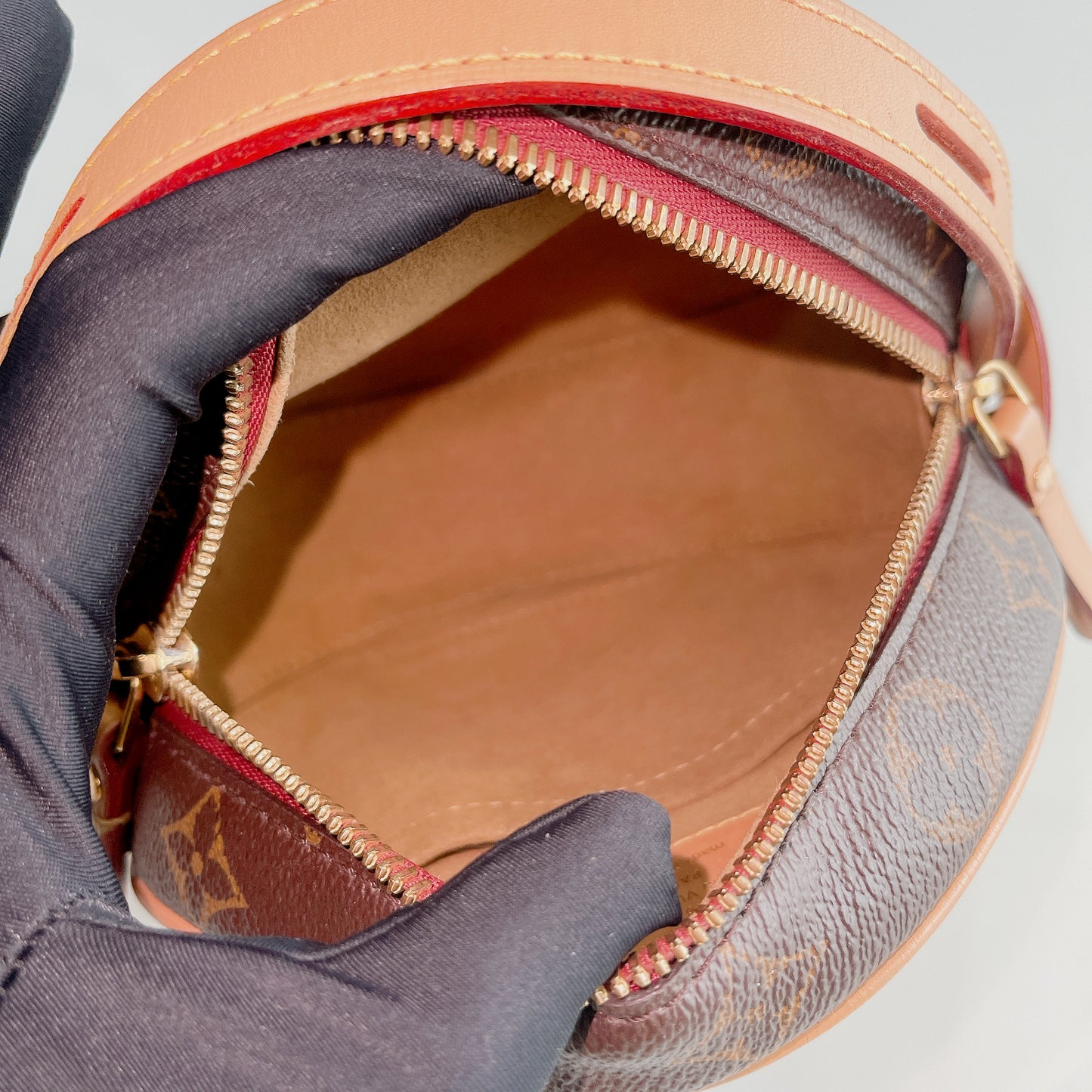 LV Monogram Boite Chapeau Souple PM