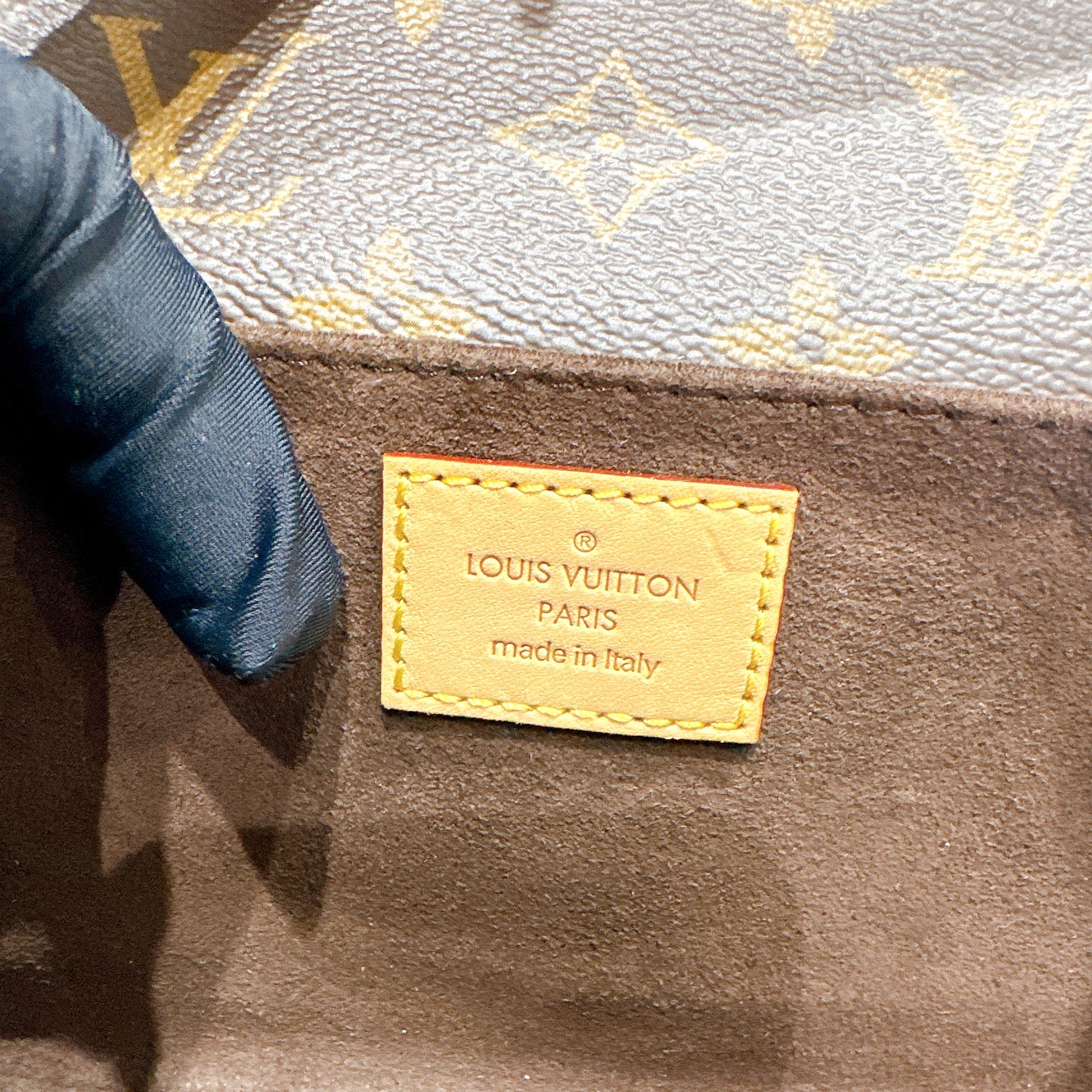 LV Pochette Metis East West