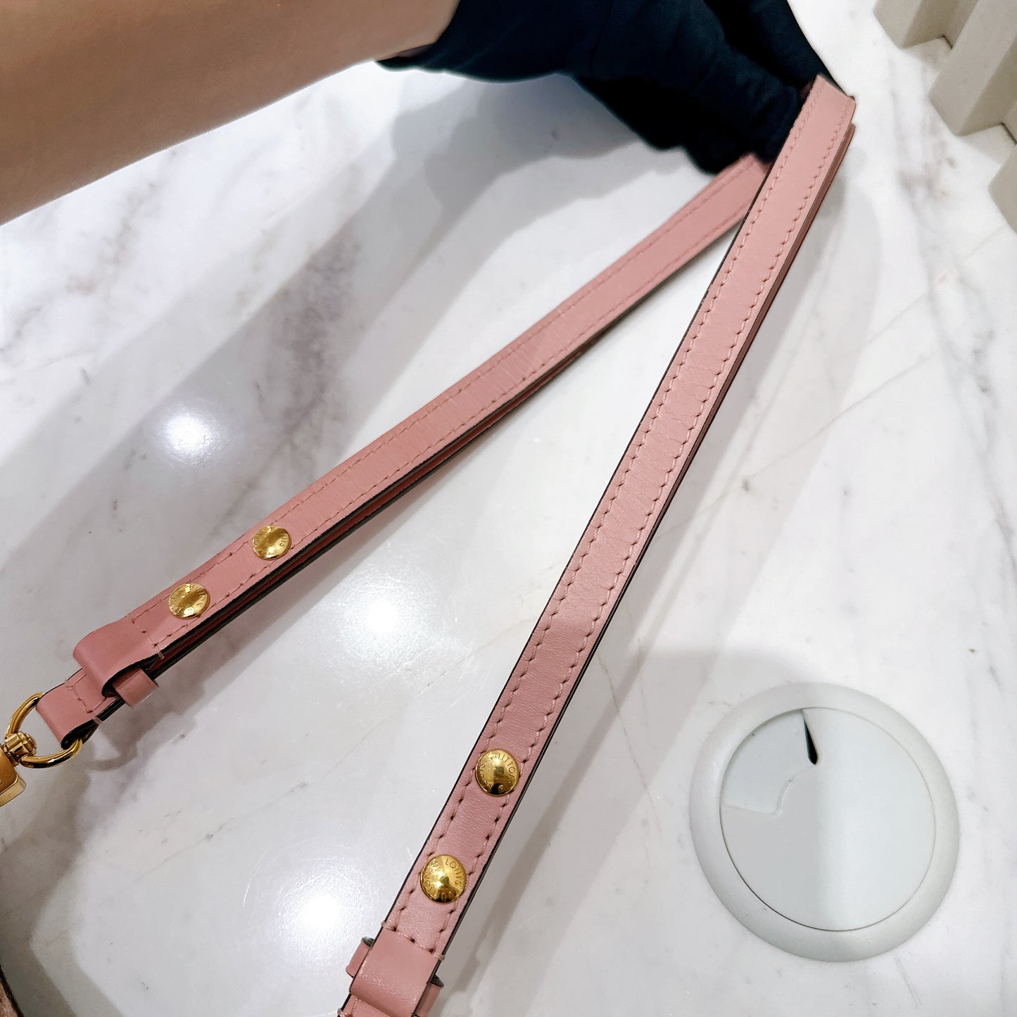 LV Neo Noe MM in Pink