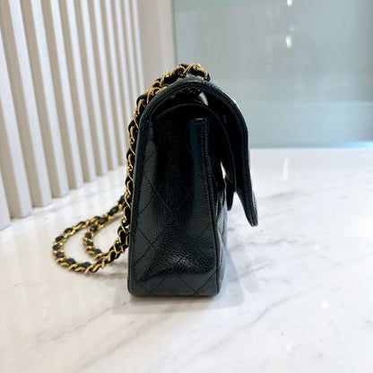 Chanel Classic Flap Medium In Black Caviar GHW