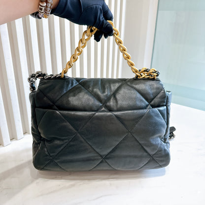 Chanel 19 Medium in Black