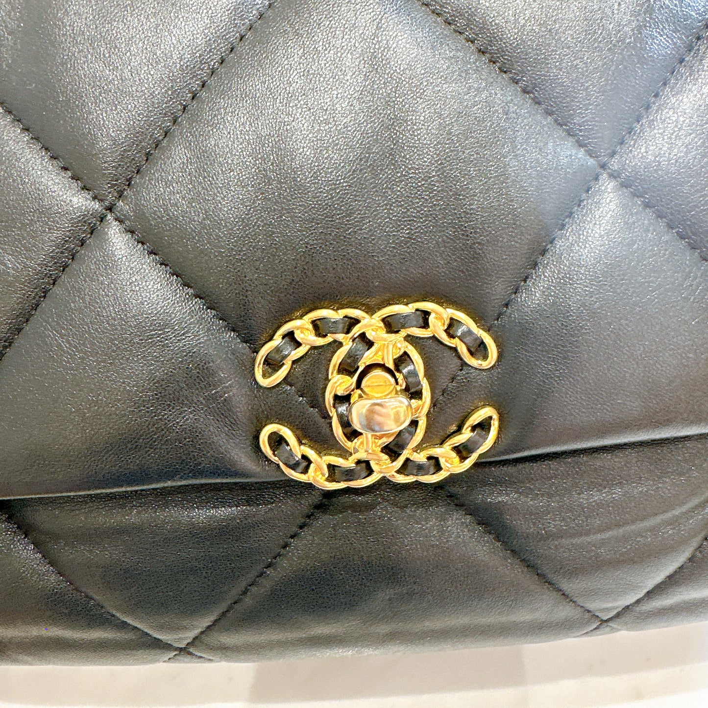 Chanel 19 Medium in Black