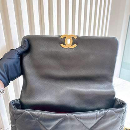 Chanel 19 Medium in Black
