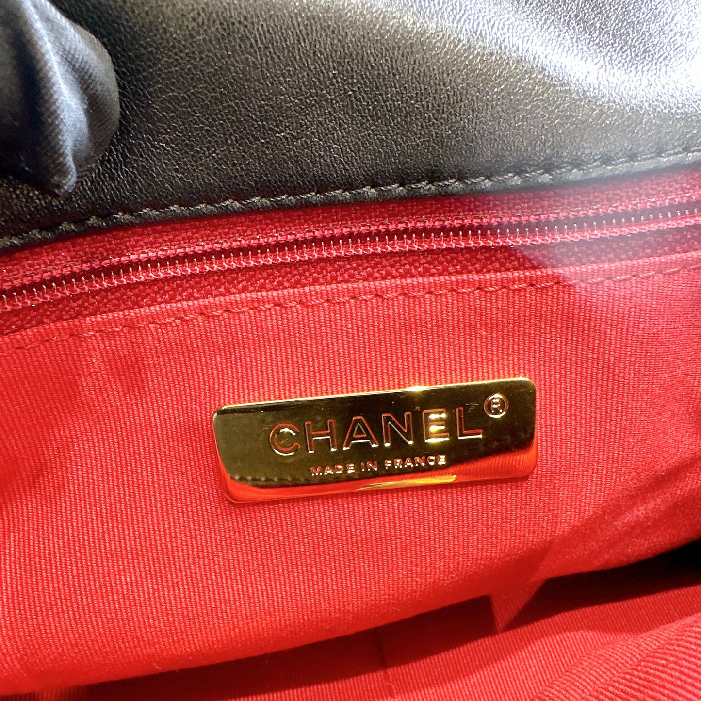 Chanel 19 Medium in Black