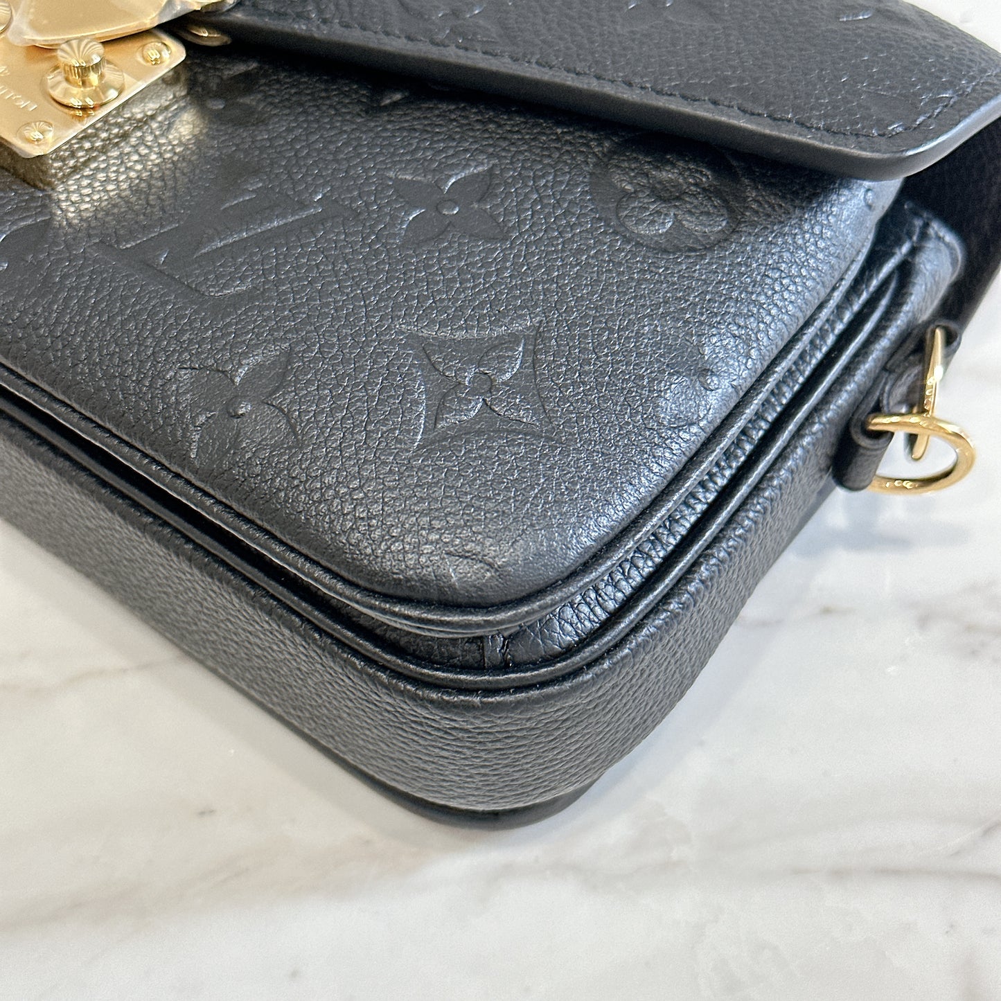 LV Metis East West in Empriente Leather Black