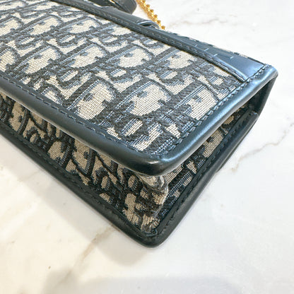 Dior Montaigne 30 East West