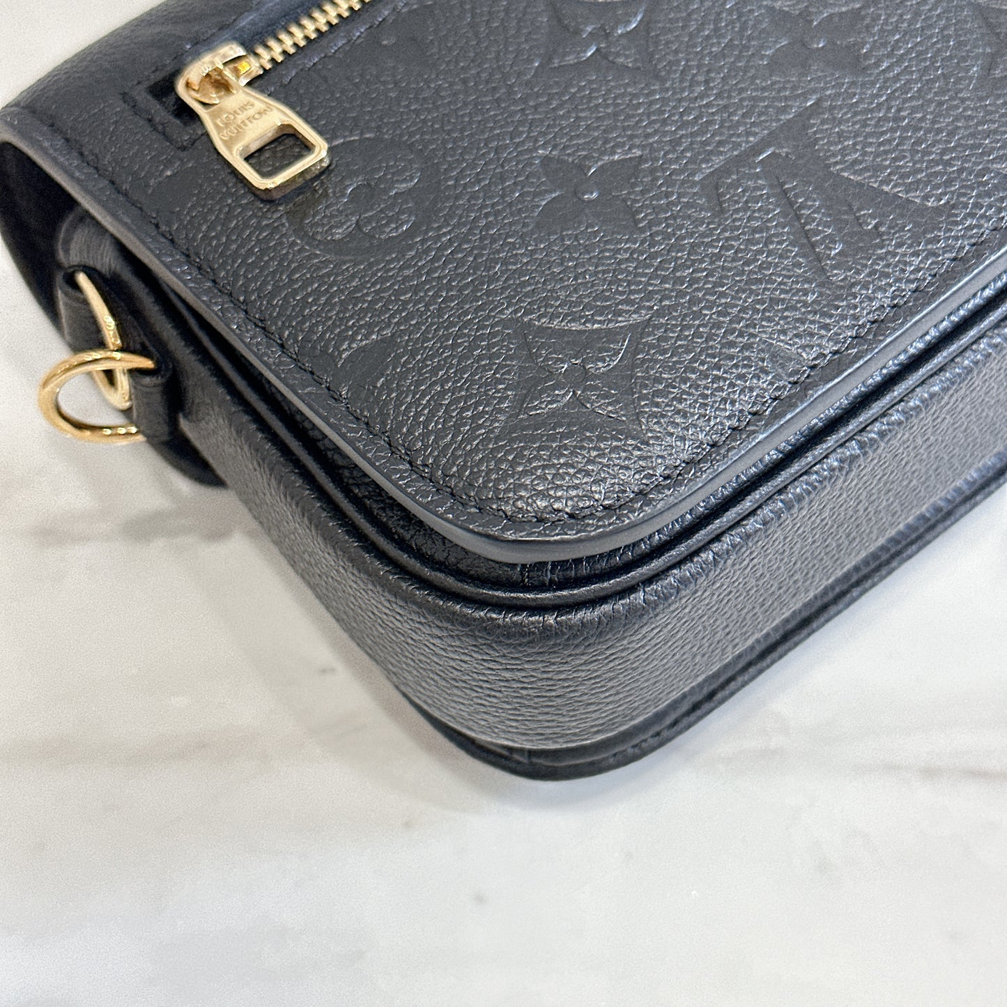 LV Metis East West in Empriente Leather Black