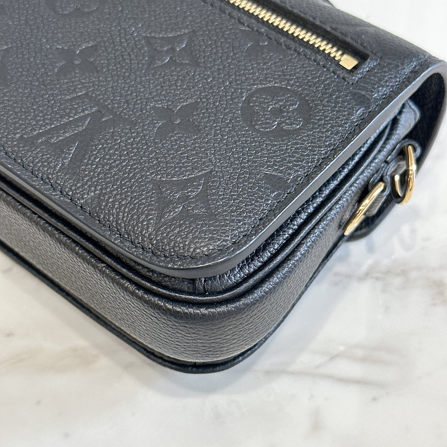 LV Metis East West in Empriente Leather Black