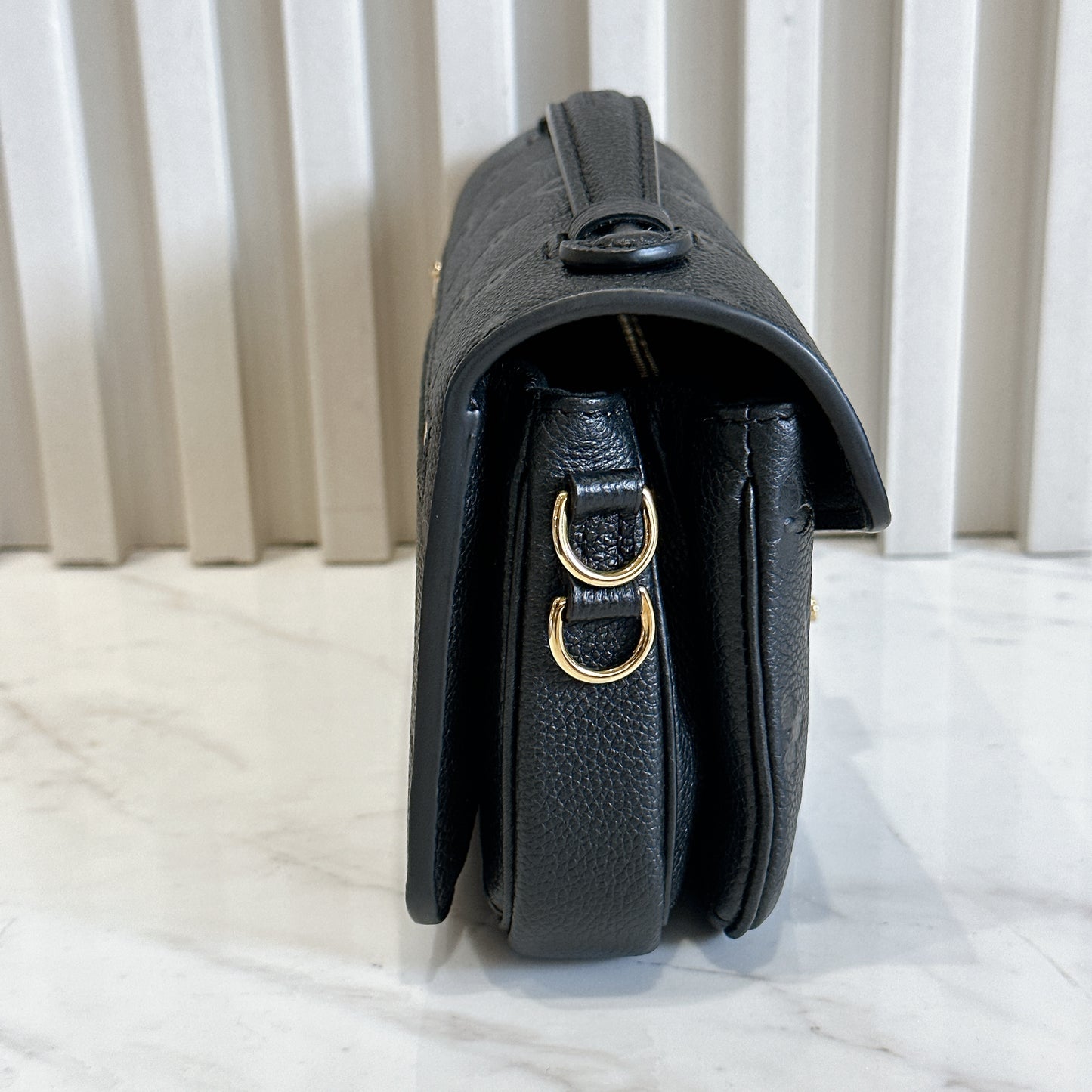 LV Metis East West in Empriente Leather Black