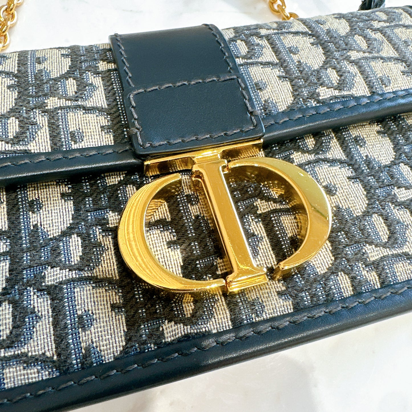Dior Montaigne 30 East West