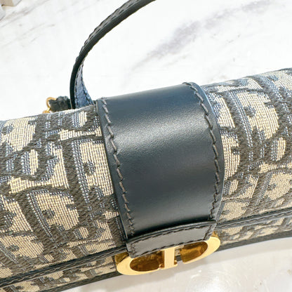 Dior Montaigne 30 East West
