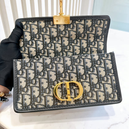 Dior Montaigne 30 East West