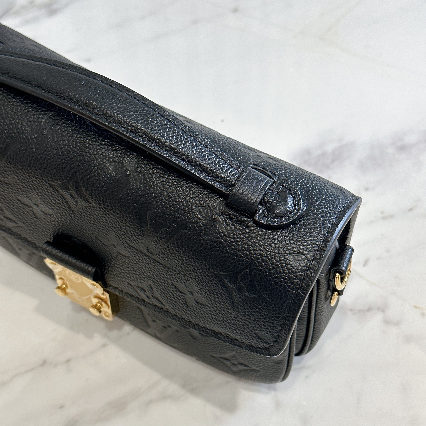 LV Metis East West in Empriente Leather Black