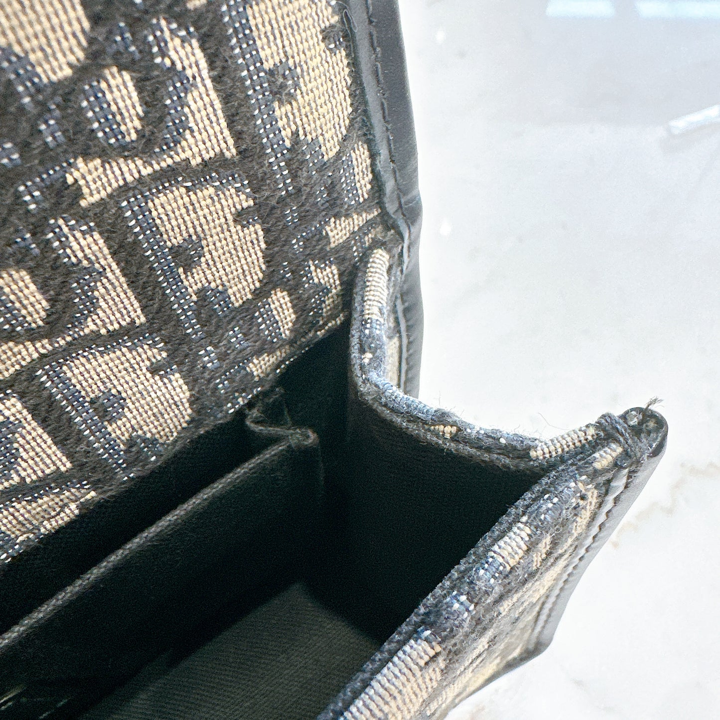 Dior Montaigne 30 East West