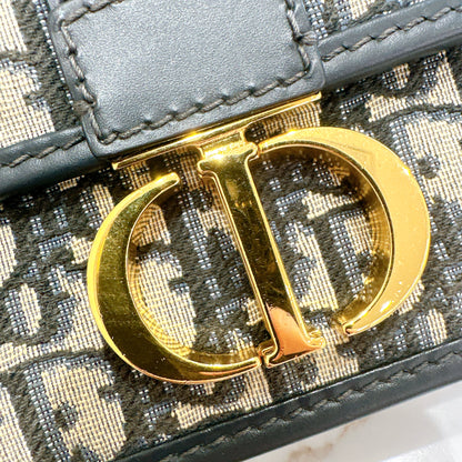 Dior Montaigne 30 East West
