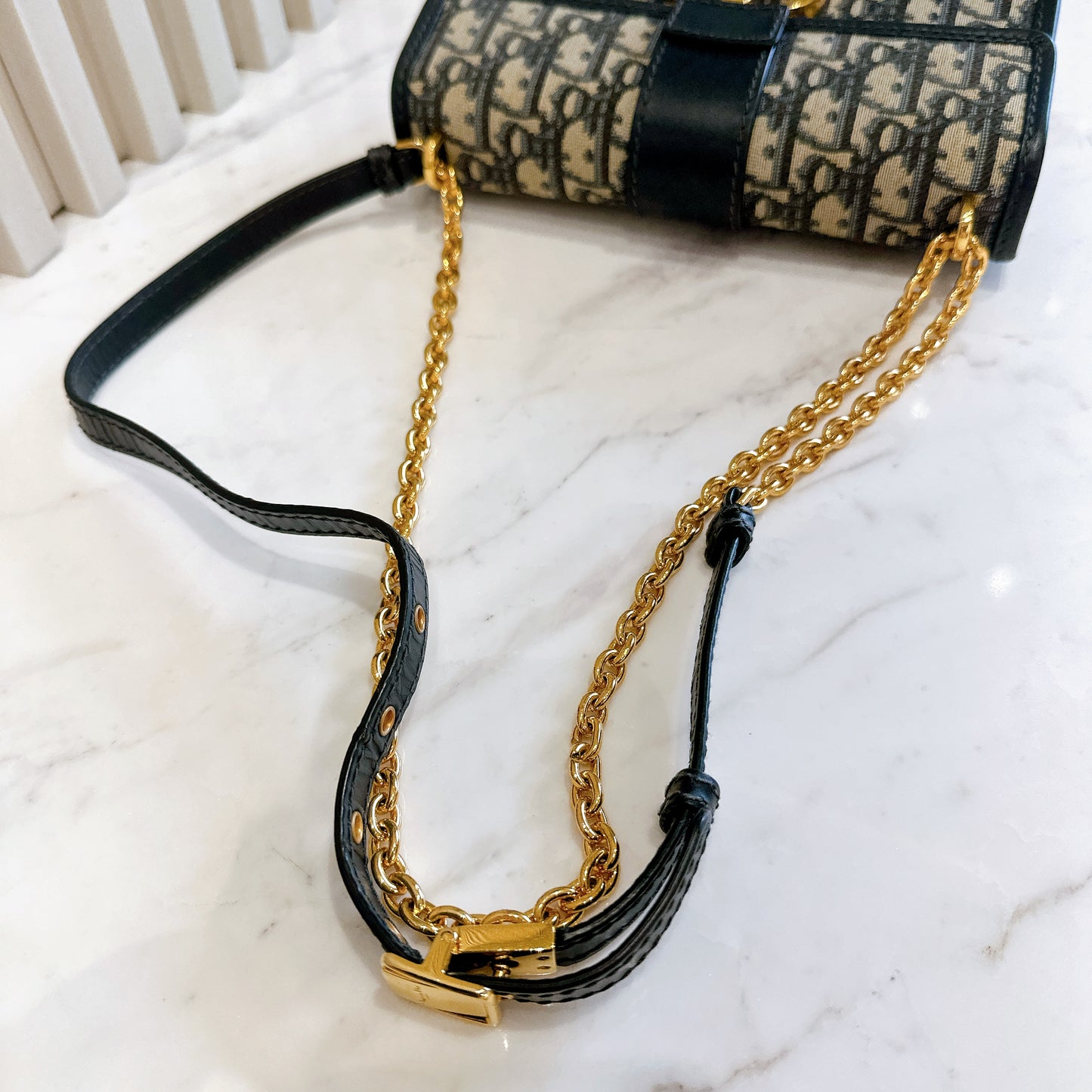 Dior Montaigne 30 East West