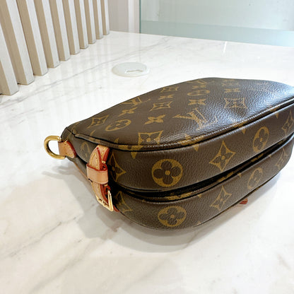 LV Monogram Saumur BB