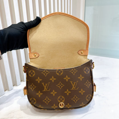 LV Monogram Saumur BB