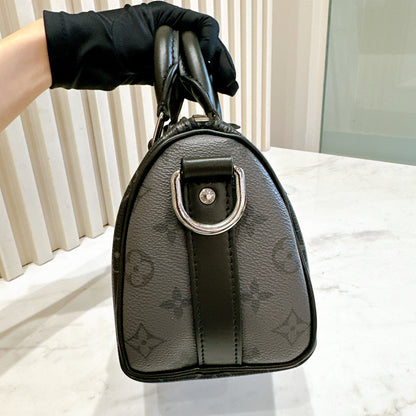 LV Keepall 25 in Monogram Eclipse