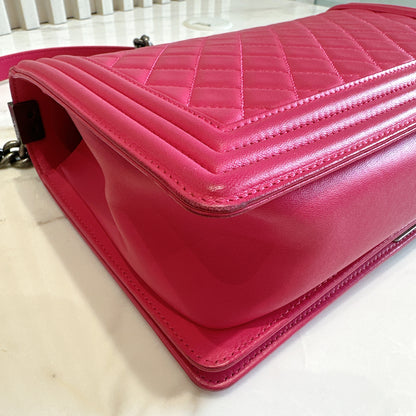 Chanel Boy New Medium Lambskin in Pink SHW