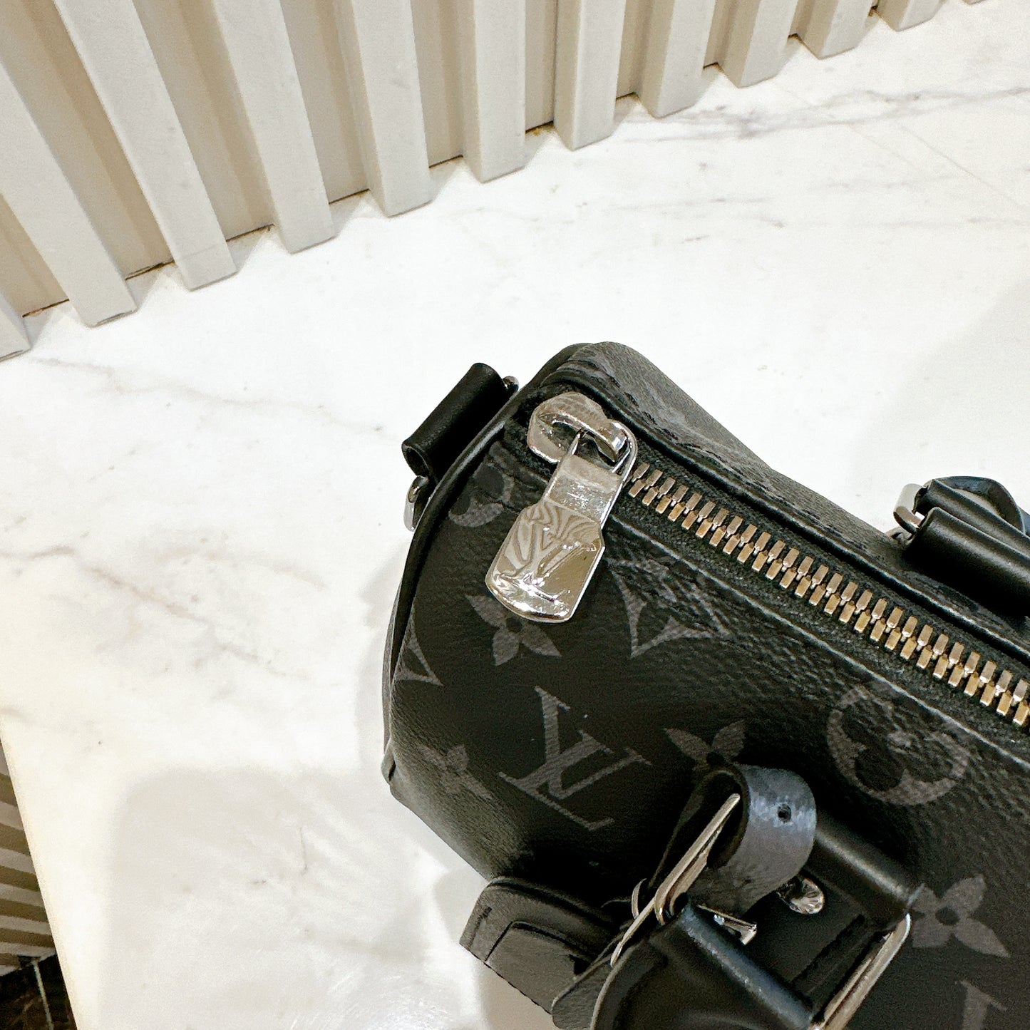 LV Keepall 25 in Monogram Eclipse