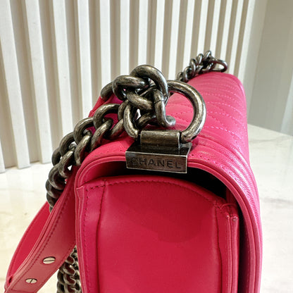 Chanel Boy New Medium Lambskin in Pink SHW