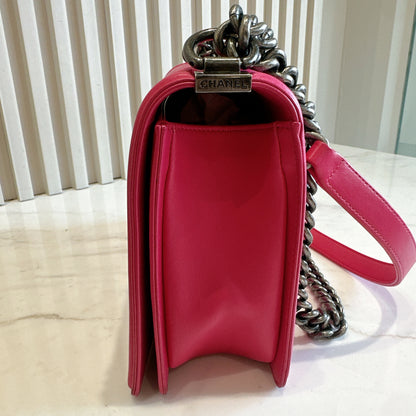Chanel Boy New Medium Lambskin in Pink SHW