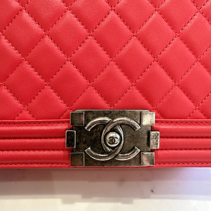 Chanel Boy New Medium Lambskin in Pink SHW