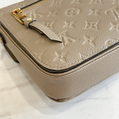 LV Pochette Metis in Tourterelle