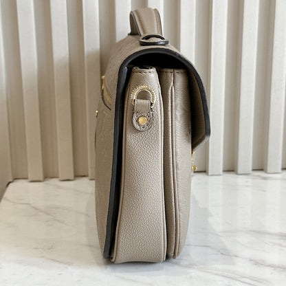 LV Pochette Metis in Tourterelle