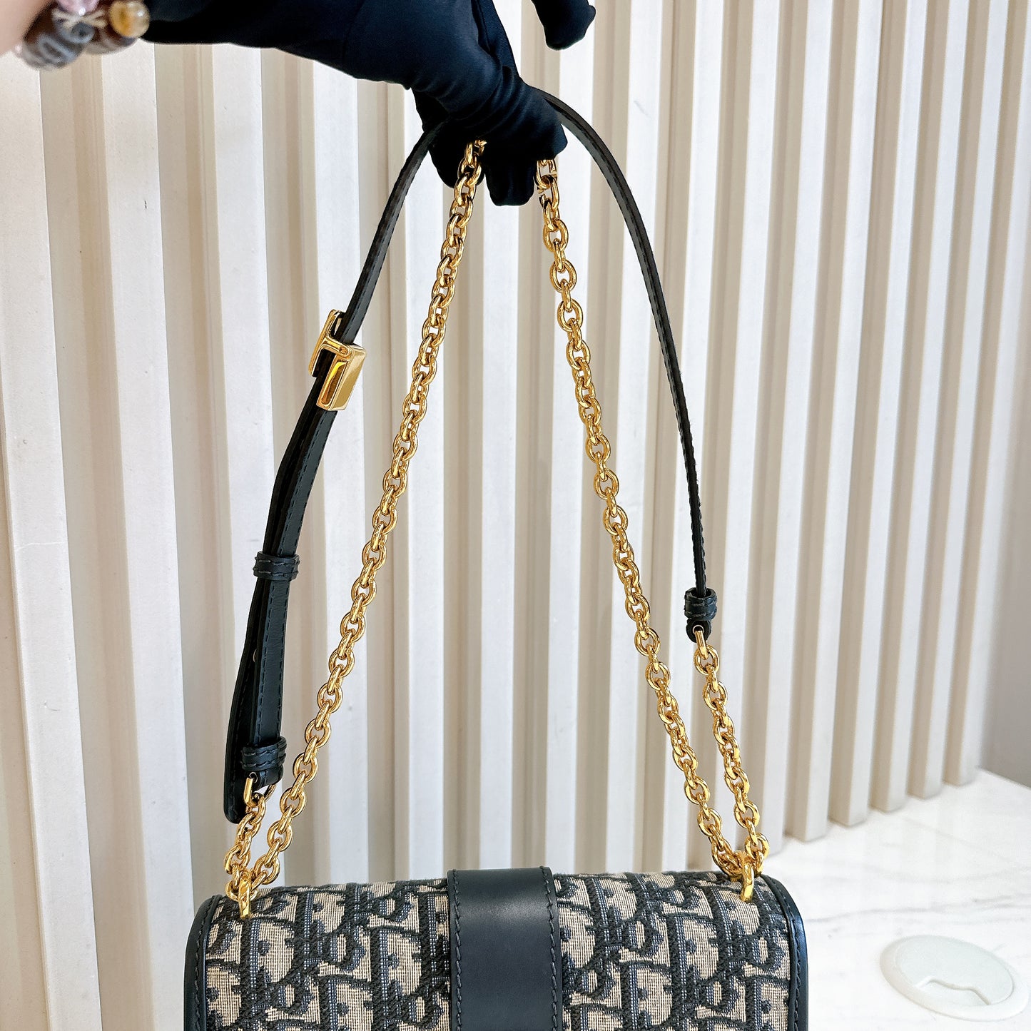 Dior Montaigne 30 East West