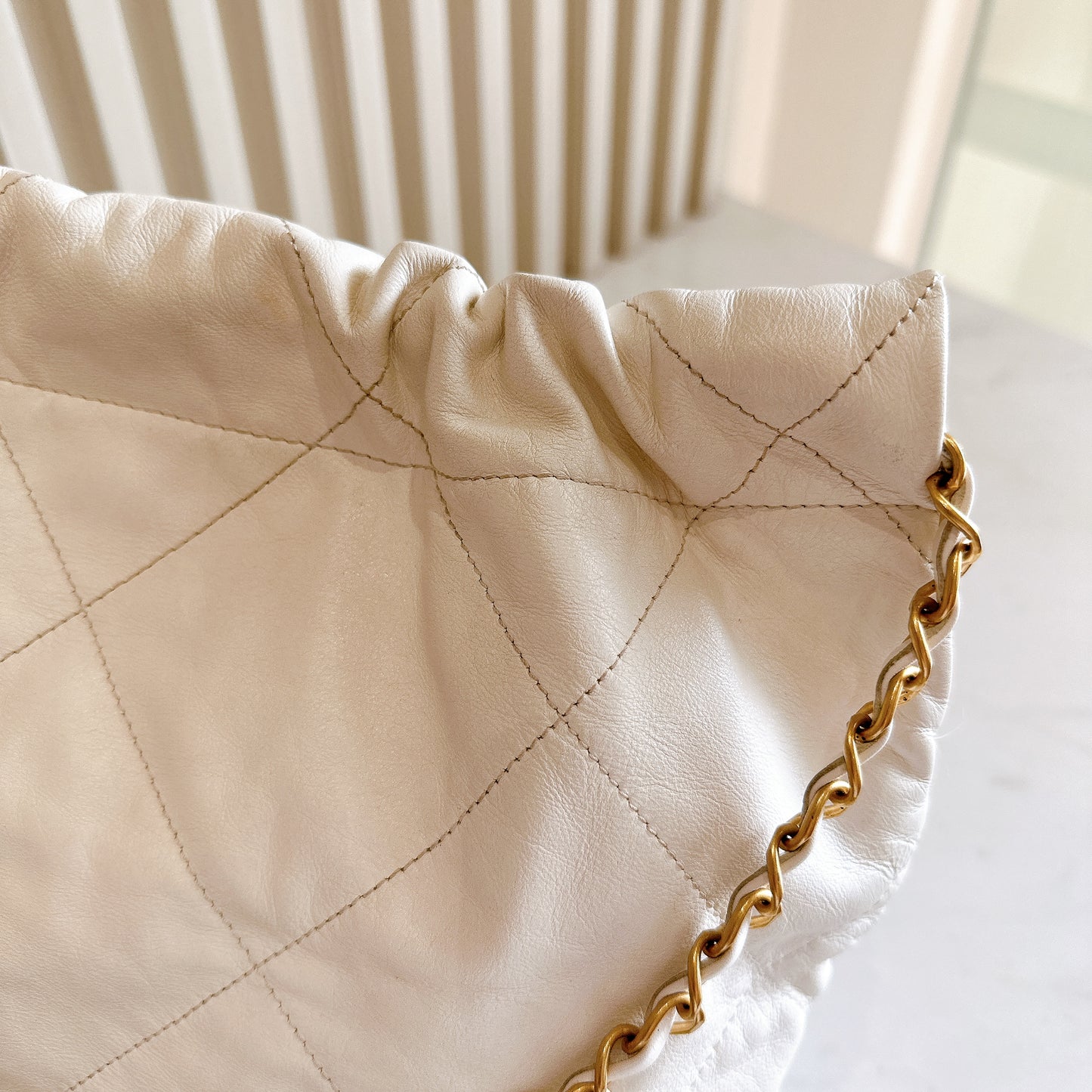 Chanel 22 Small White GHW