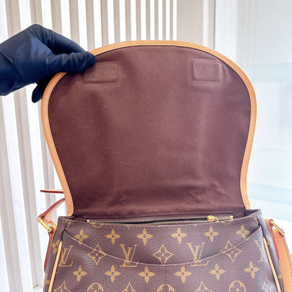 LV Monogram Menilmontant PM