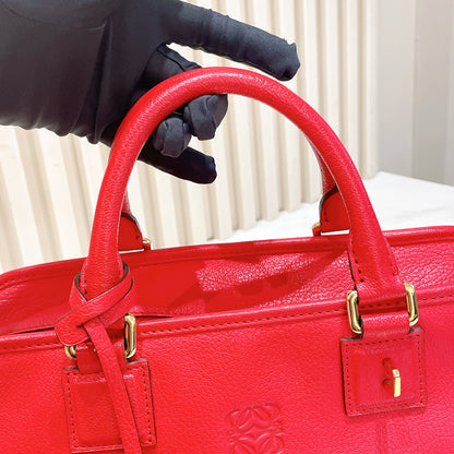 Loewe Amazona 28 in Red