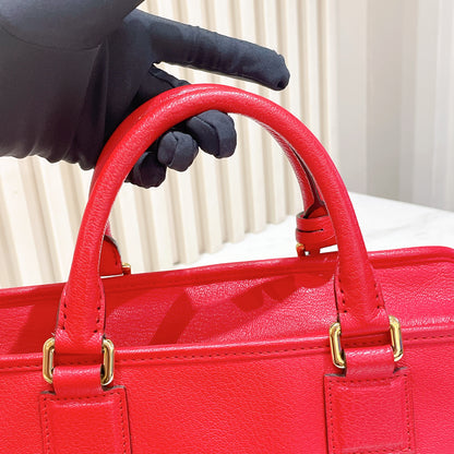 Loewe Amazona 28 in Red