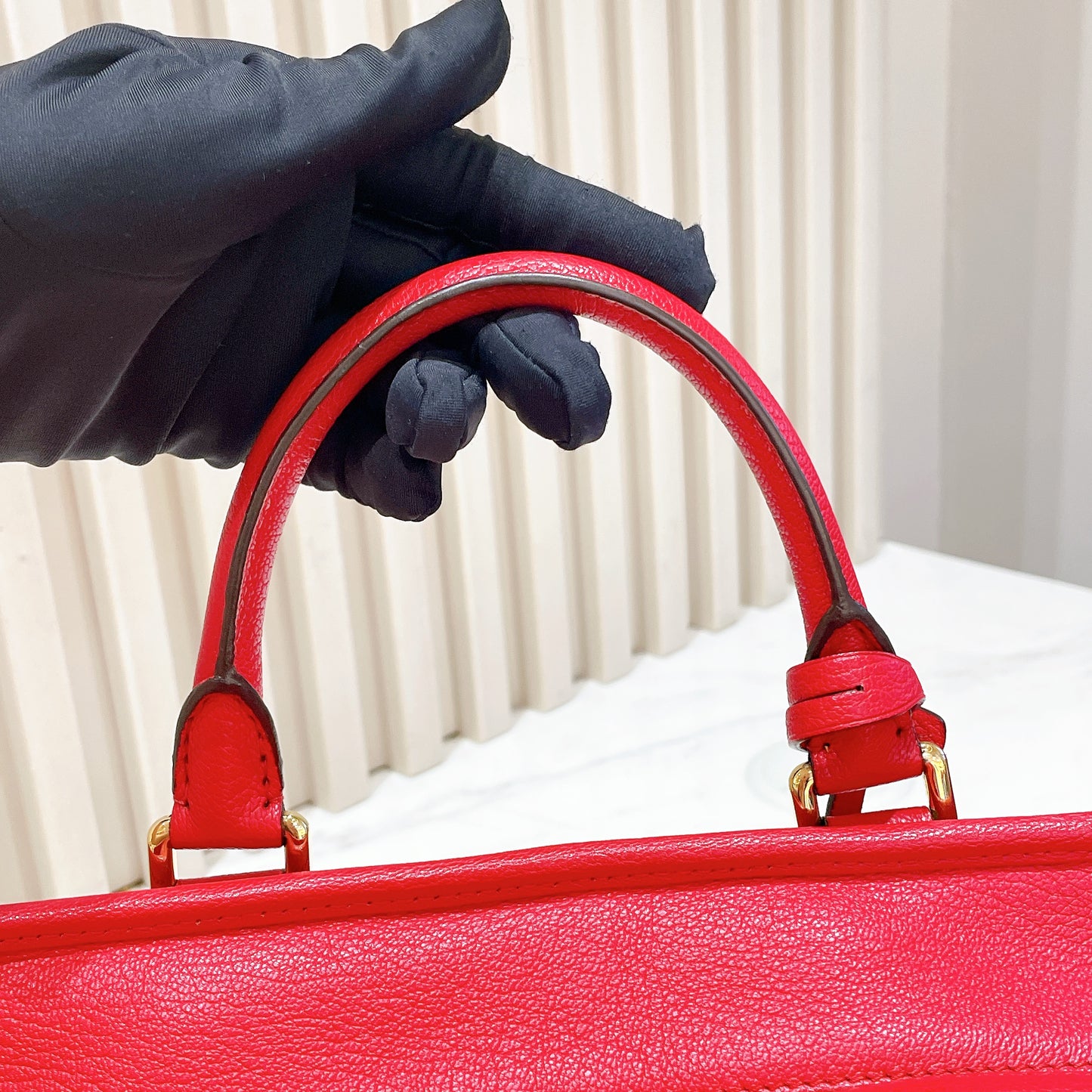 Loewe Amazona 28 in Red