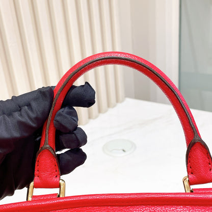 Loewe Amazona 28 in Red