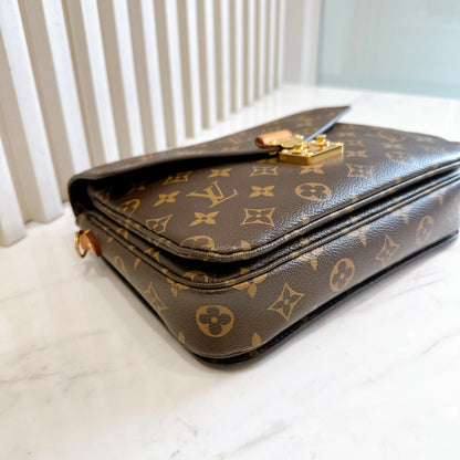 LV Monogram Pochette Metis