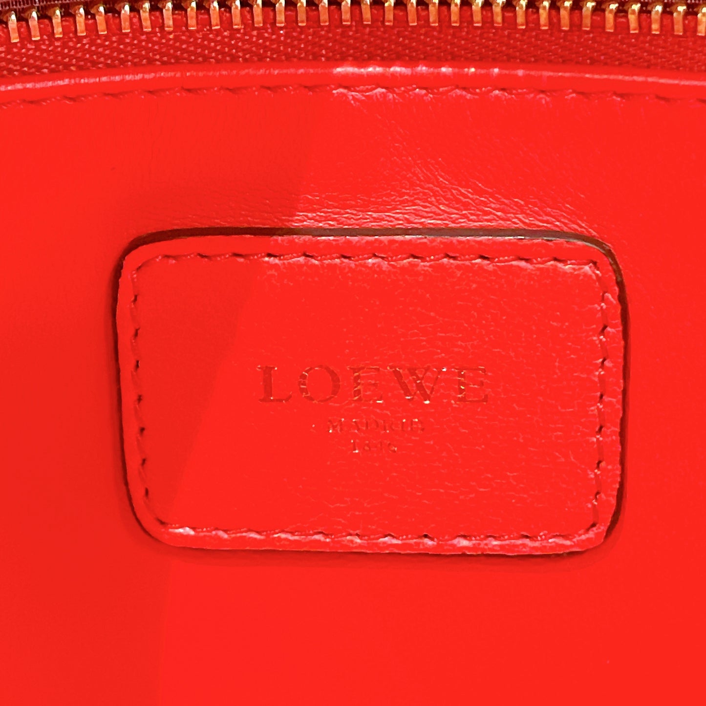 Loewe Amazona 28 in Red