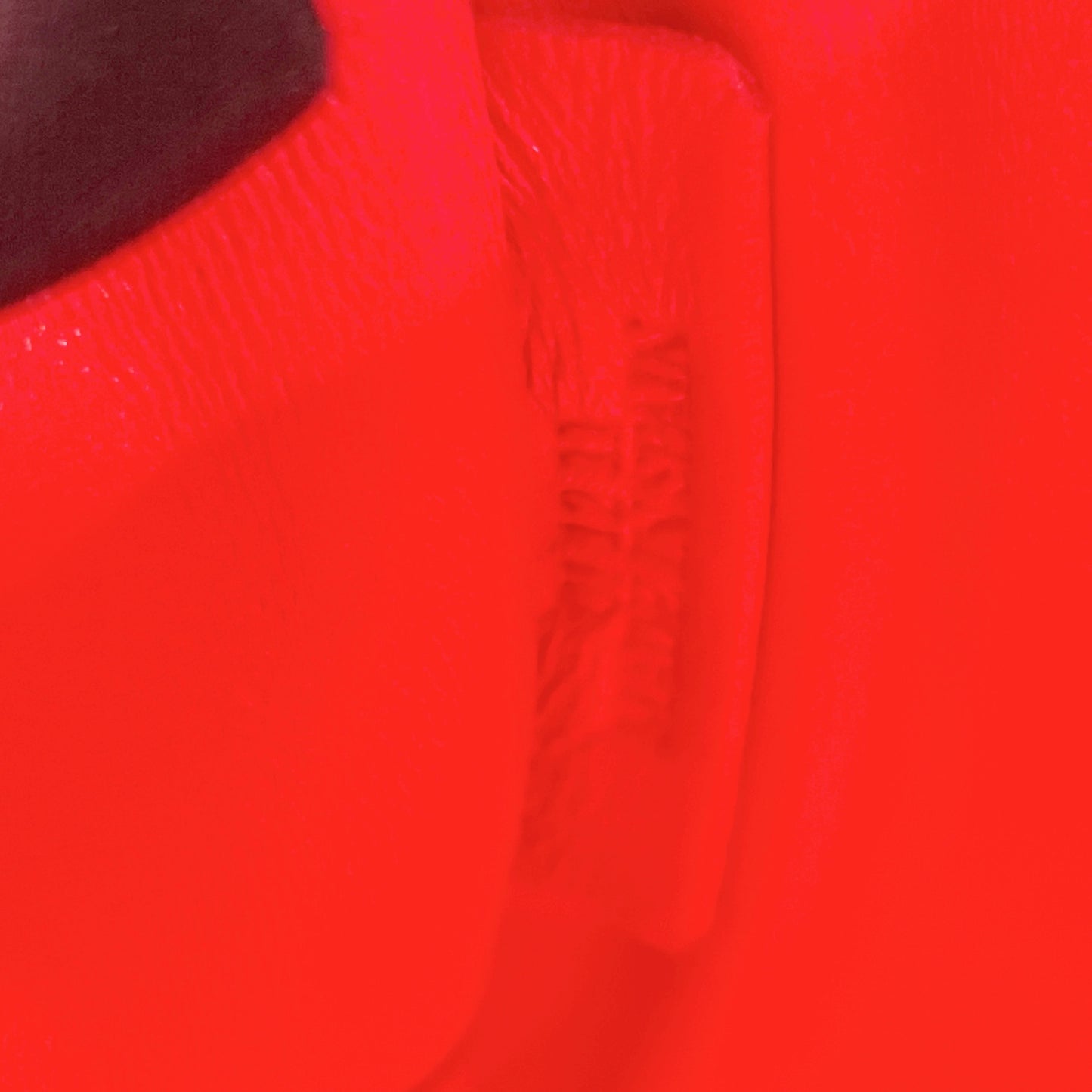 Loewe Amazona 28 in Red