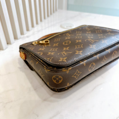 LV Monogram Pochette Metis