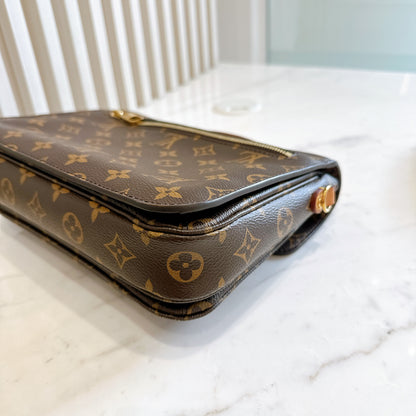 LV Monogram Pochette Metis