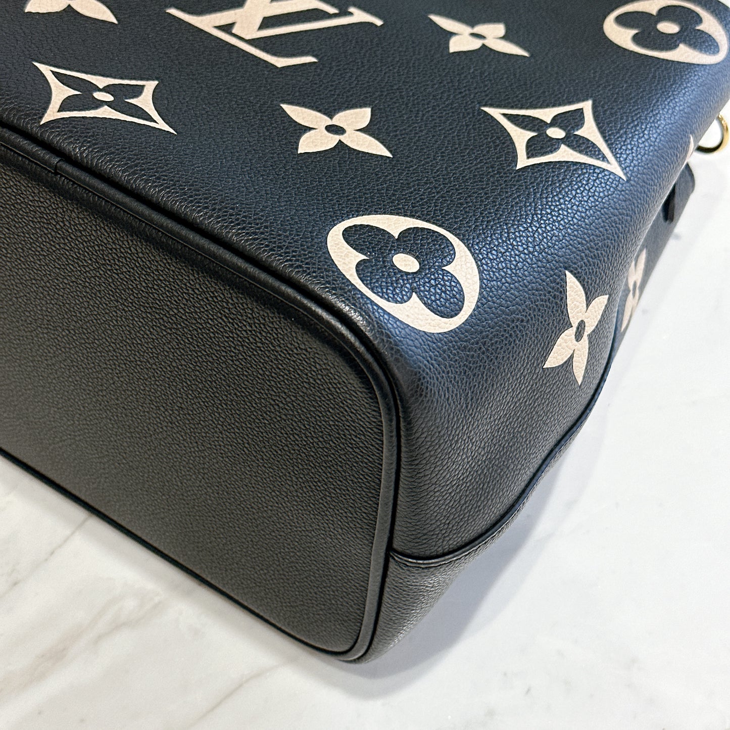 LV Neo Noe Black and Creme