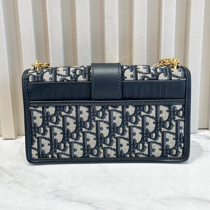 Dior Montaigne 30 East West