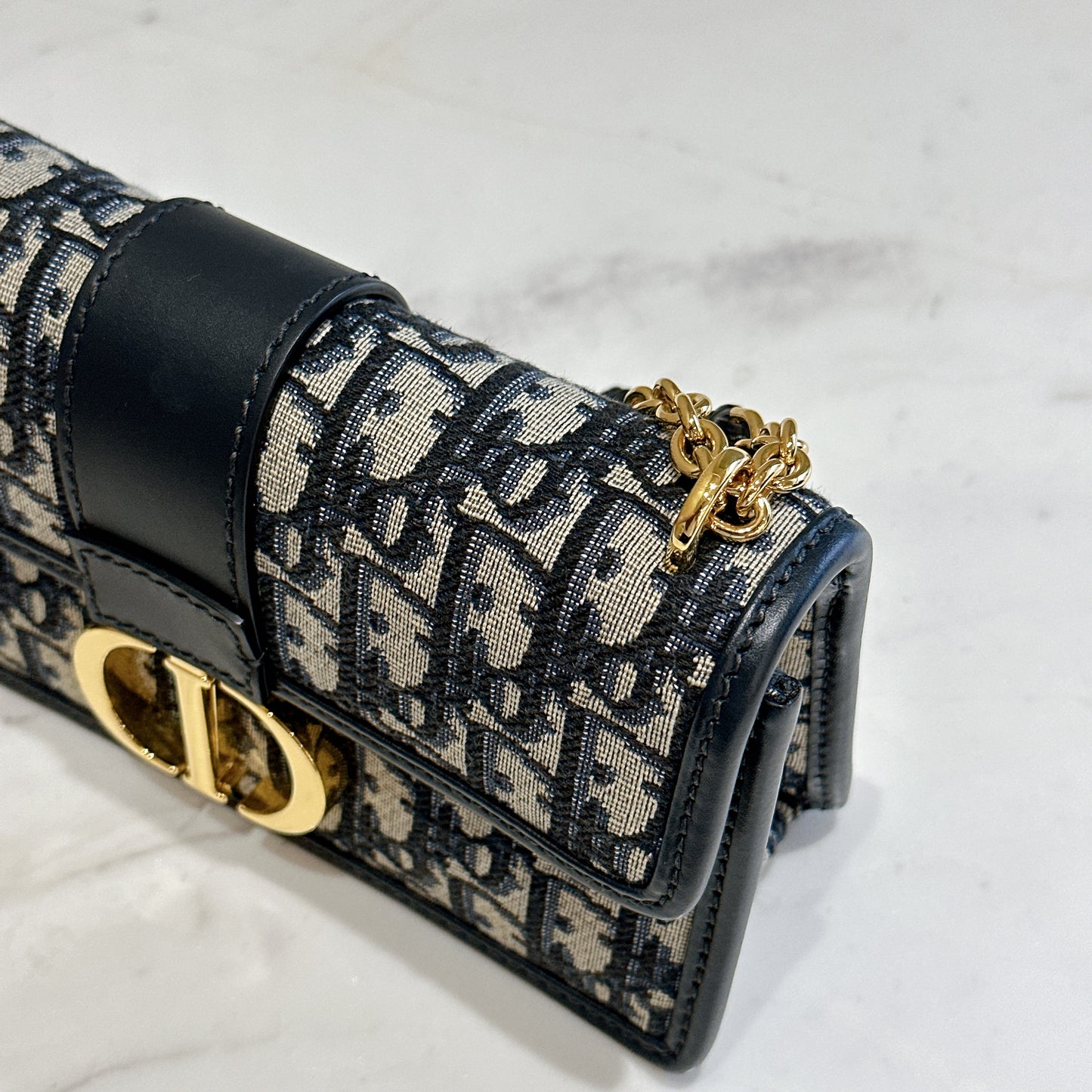 Dior Montaigne 30 East West