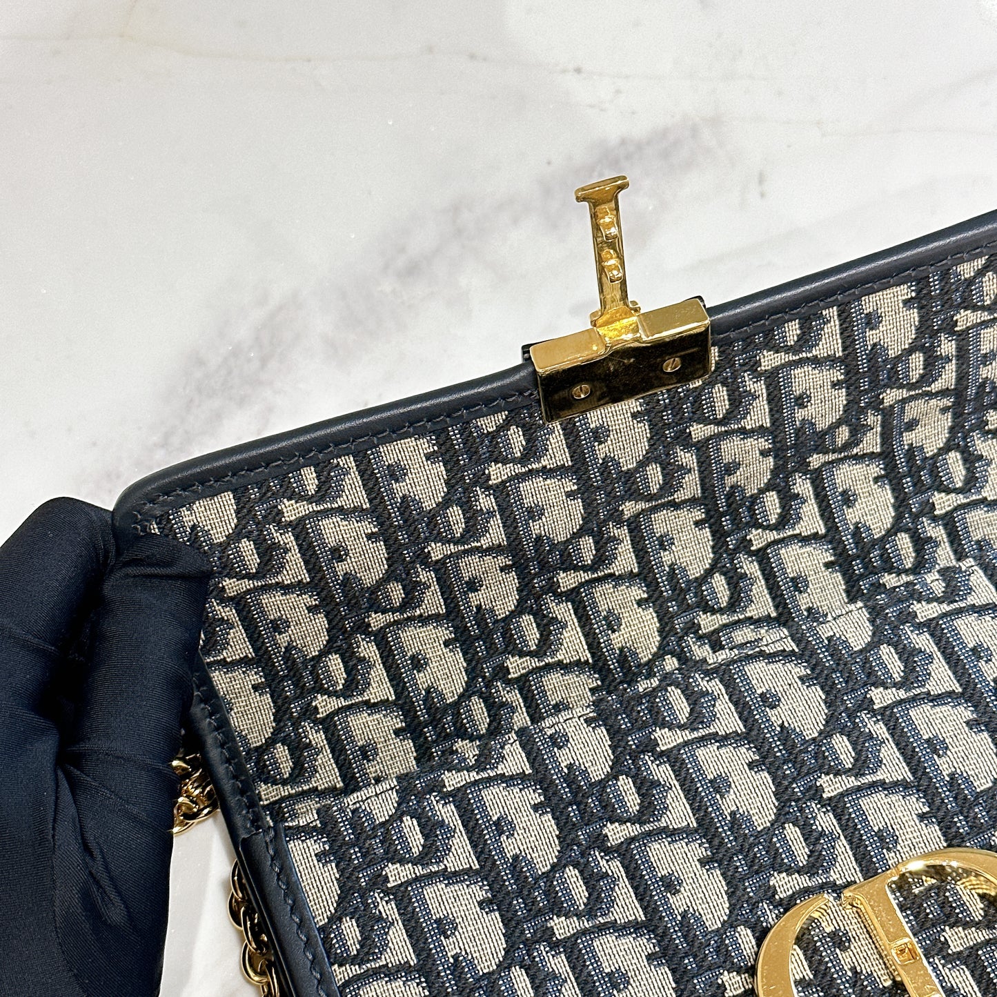 Dior Montaigne 30 East West
